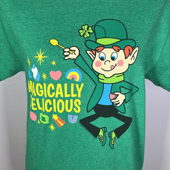 Green Lucky charms cereal magically delicious leprechaun graphic novelty tee S - Picture 6 of 8